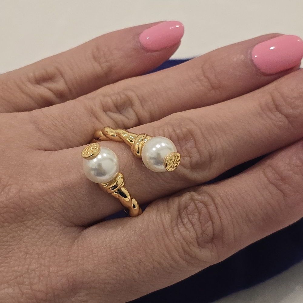 Tory Burch Twisted Pearl Ring Size 6
